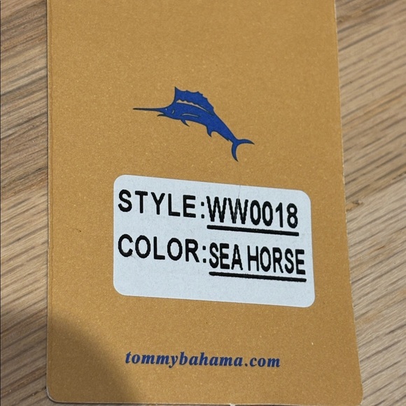 NWT Tommy Bahama Seahorse Wicker Bag with Gold Chain - Picture 10 of 13